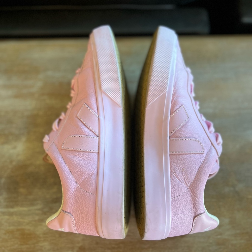 Veja x Mansur Gavriel Campo ChromeFree Leather Sneakers
Pink 🌸 - Picture 9 of 14